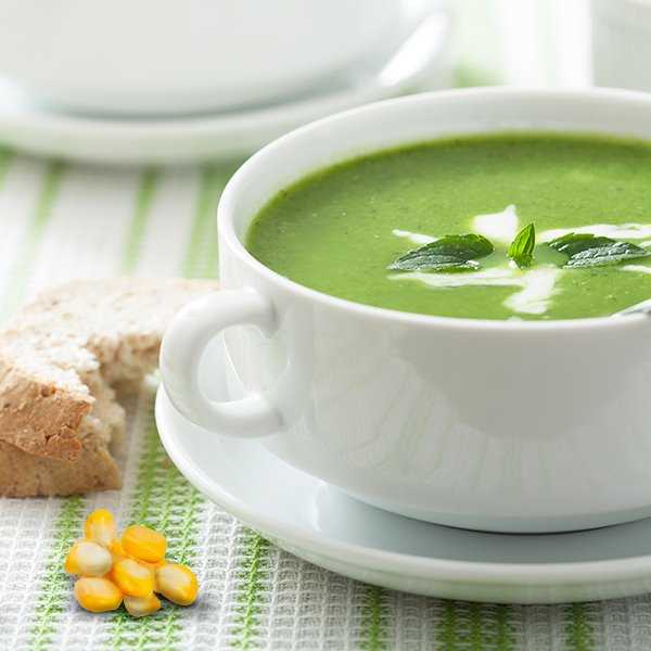 Crema de chile poblano con elote